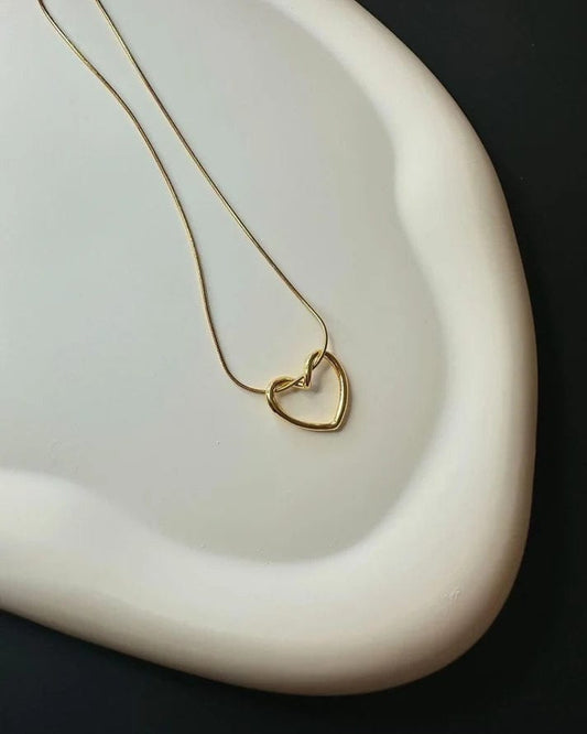 Knot Heart Necklace – Premium Quality, Tarnish-Free & Waterproof